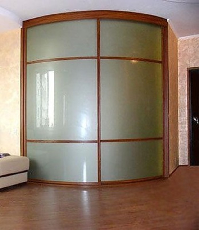 Встроенный шкаф купе радиусный в классическом стиле Ярославль